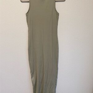 Elegant Olive Green Sleeveless Midi Dress
